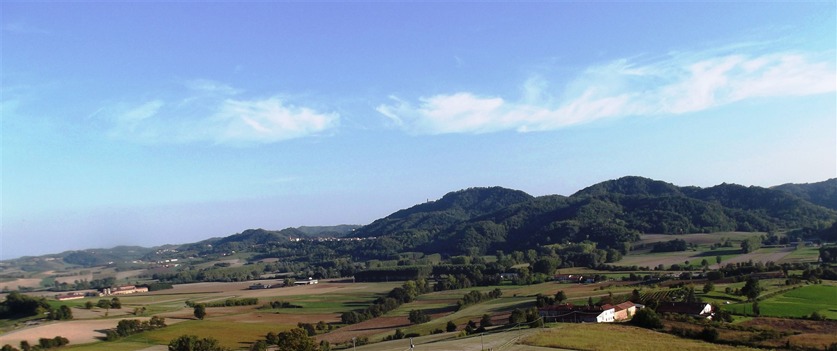 Camminata tra le Colline ombrose della Valcerrina