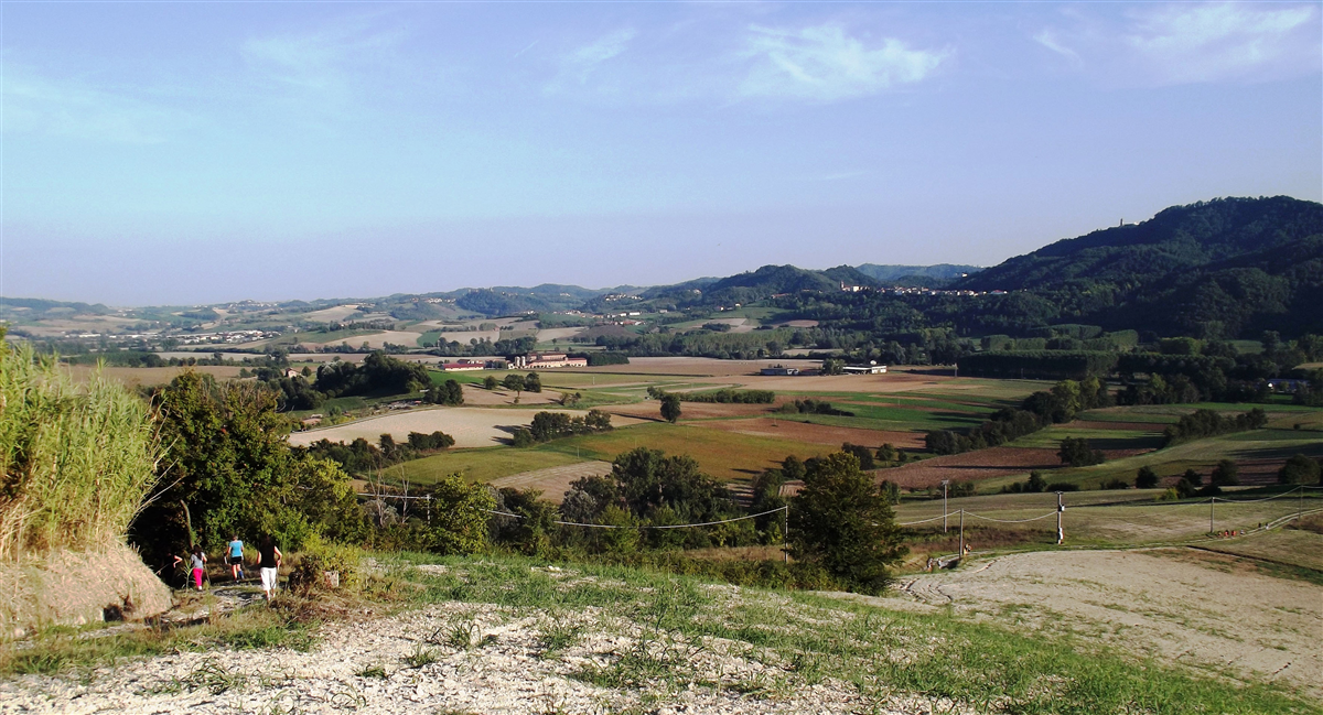 Camminata tra le Colline ombrose della Valcerrina